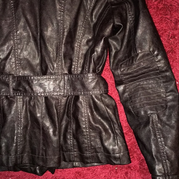 Guess Medium Dark Chocolate Brown Faux Leather - Picture 2 of 8